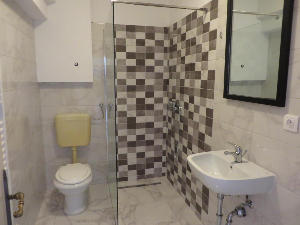 Tonka Apartma *
