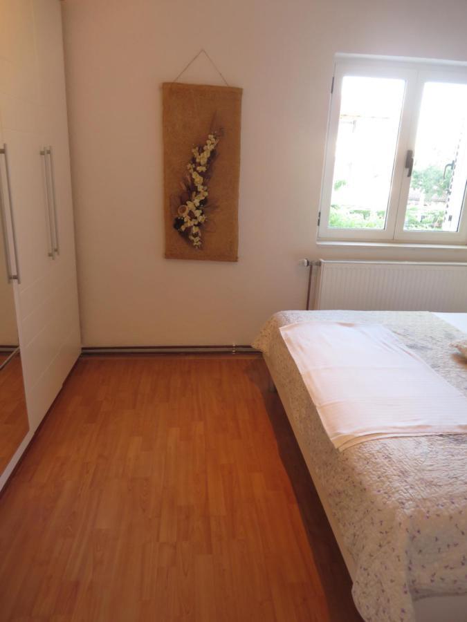 Apartma Tonka *